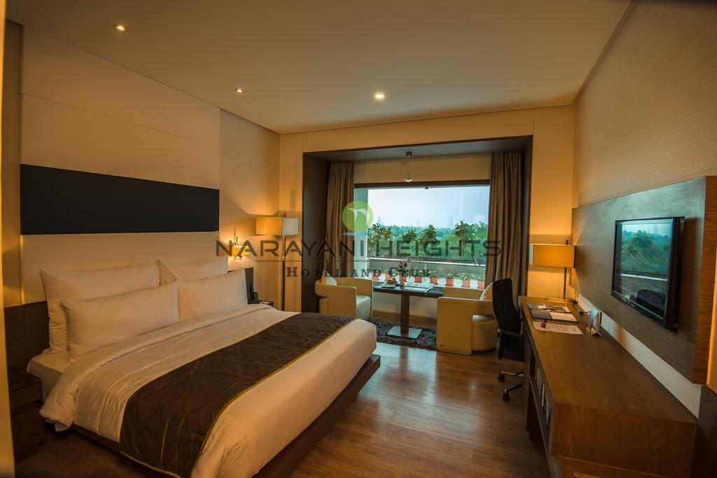 Narayani Heights Hotel&Resort Ahmedabad Bagian luar foto