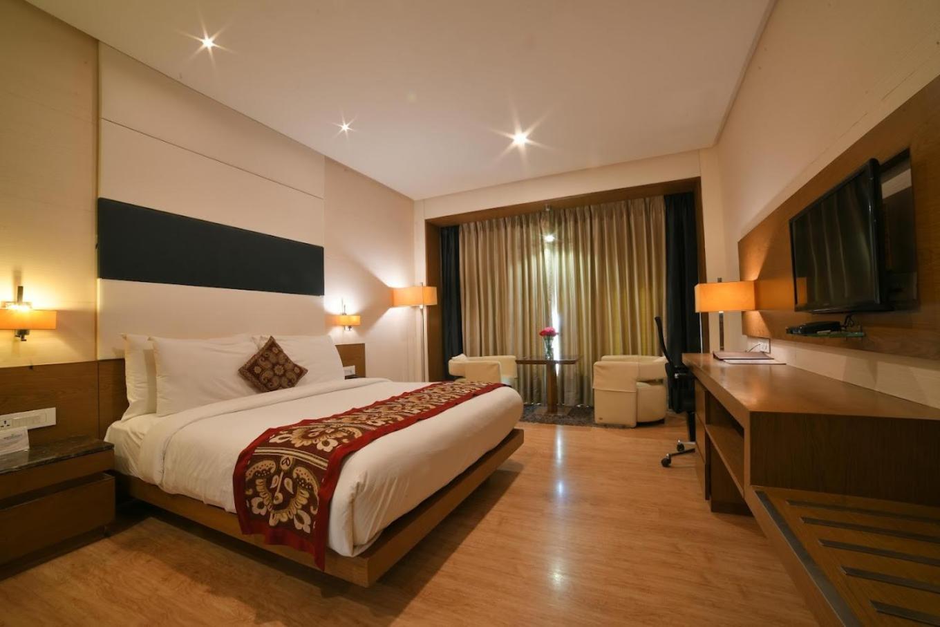 Narayani Heights Hotel&Resort Ahmedabad Bagian luar foto