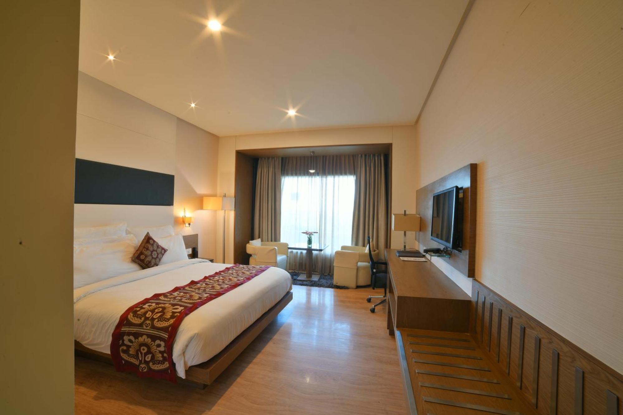 Narayani Heights Hotel&Resort Ahmedabad Bagian luar foto