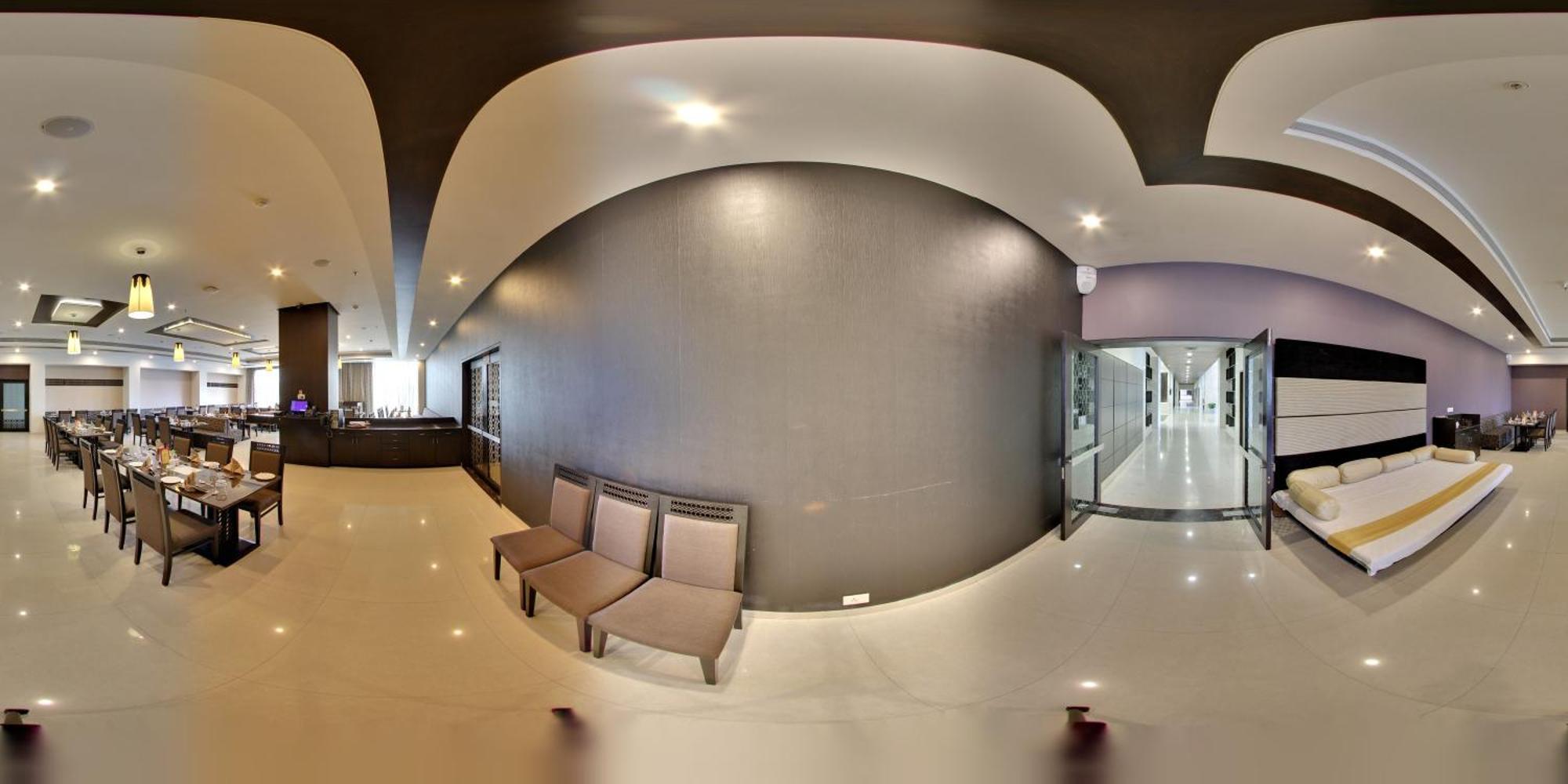 Narayani Heights Hotel&Resort Ahmedabad Bagian luar foto