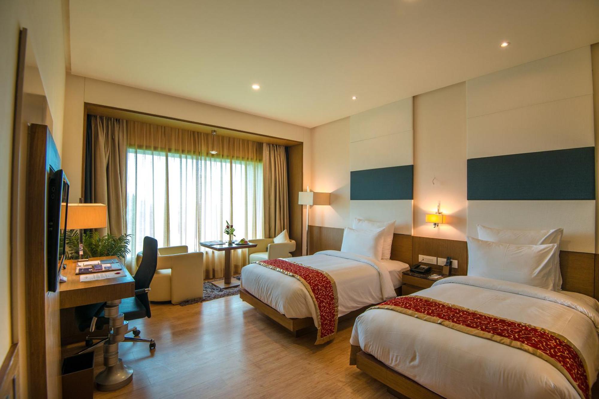 Narayani Heights Hotel&Resort Ahmedabad Bagian luar foto
