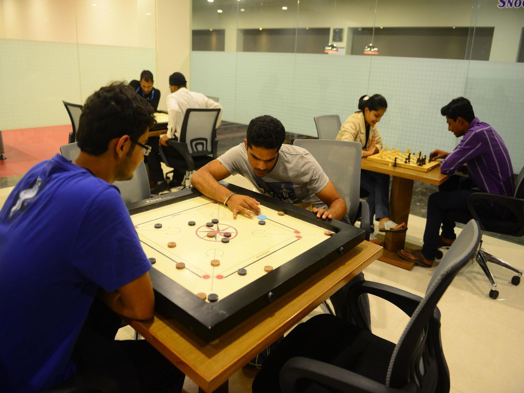 Narayani Heights Hotel&Resort Ahmedabad Bagian luar foto