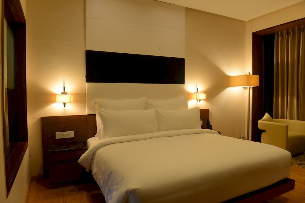 Narayani Heights Hotel&Resort Ahmedabad Bagian luar foto