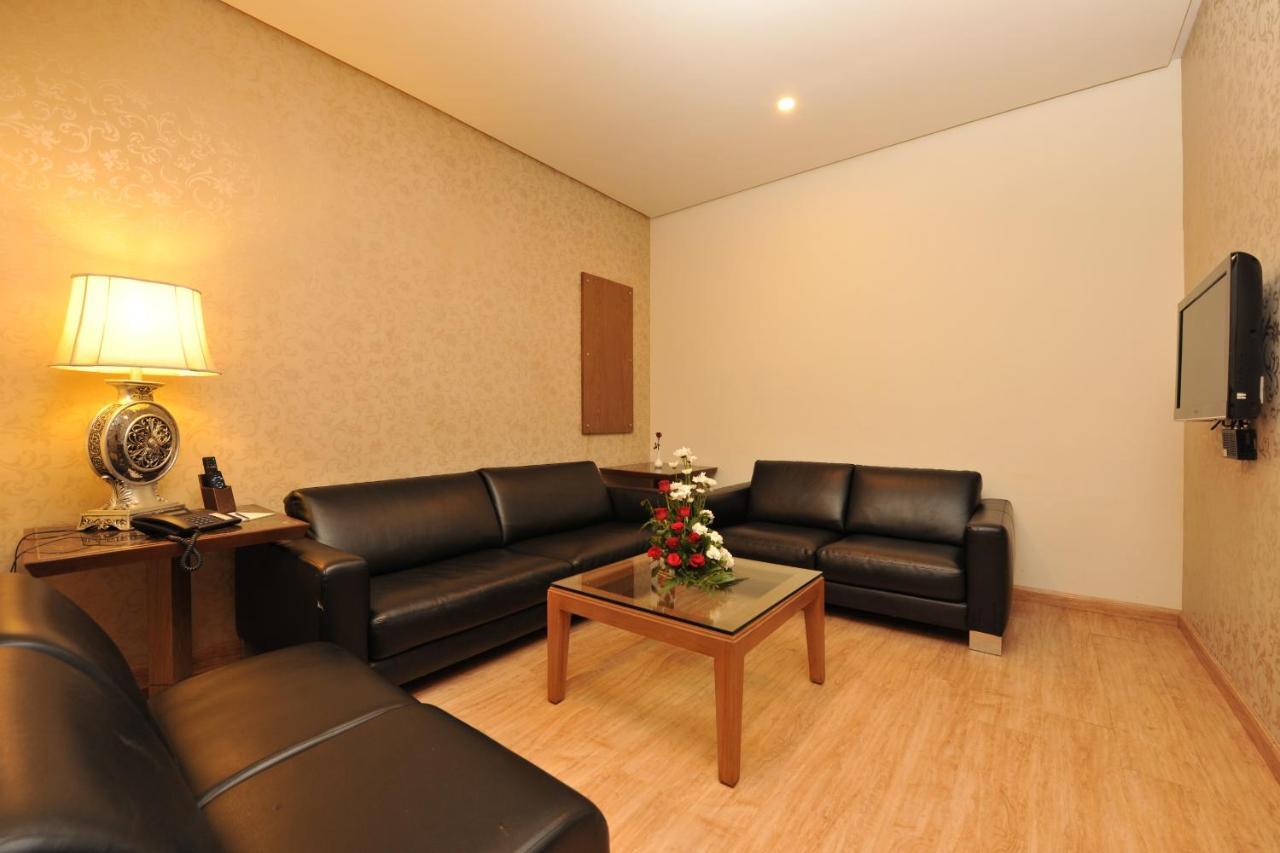 Narayani Heights Hotel&Resort Ahmedabad Bagian luar foto